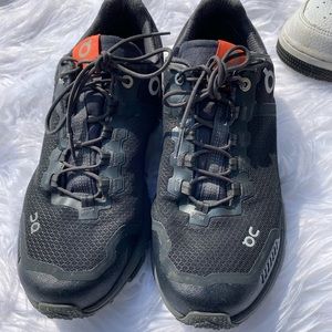 On cloud shows for women